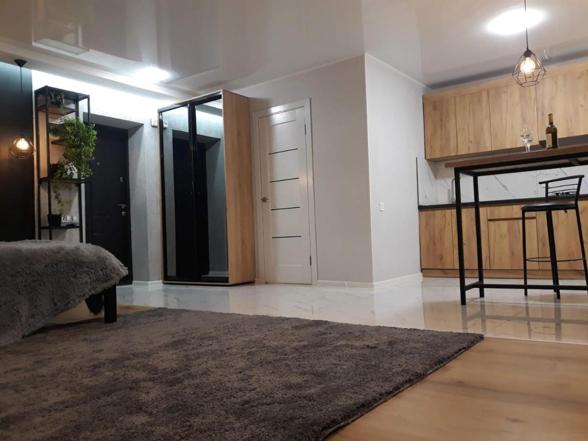 Апартаменты На Проспекте Почтовый Kryvyi Rih Exterior photo
