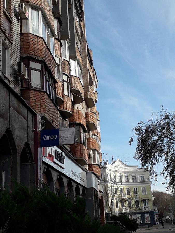 Апартаменты На Проспекте Почтовый Kryvyi Rih Exterior photo
