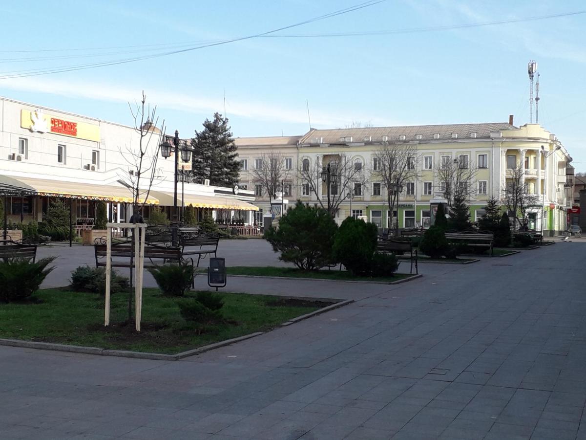 Апартаменты На Проспекте Почтовый Kryvyi Rih Exterior photo